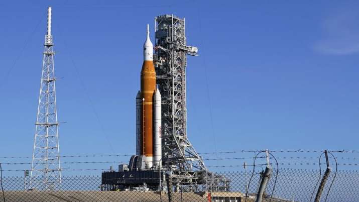 NASA fixing moon rocket leaks, hoping for September launch try - India TV News