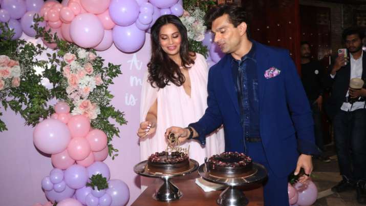 India Tv - Bipasha Basu, Karan Singh Grover 