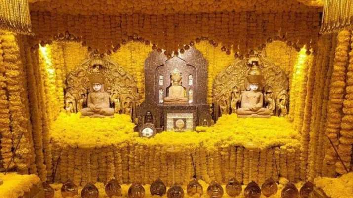 'Digital Fasting': MP Jains stay away from mobiles for 24 hours during Paryushan Parva - Vimarsana News