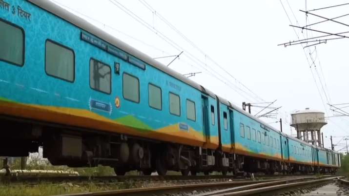 Hydrogen-powered train to be ready in India next year Union Railways Minister Ashwini Vaishnaw announces - Vimarsana News