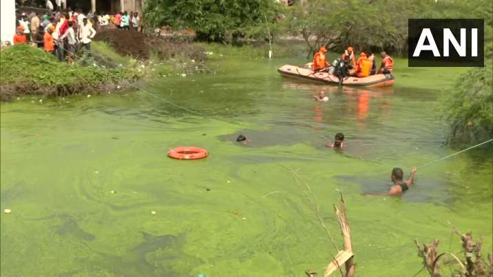 Lucknow: 10 killed; 37 rescued as tractor trolley skids into pond