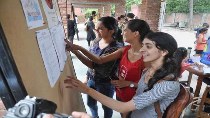 DU to allow undergraduate candidates to upgrade their course, college from Wednesday