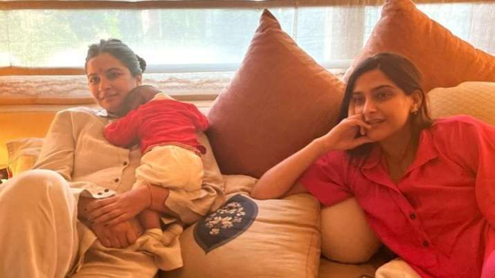 Sonam Kapoor's son Vayu enjoys nap time with Rhea Kapoor; Anand Ahuja calls it 'generational'