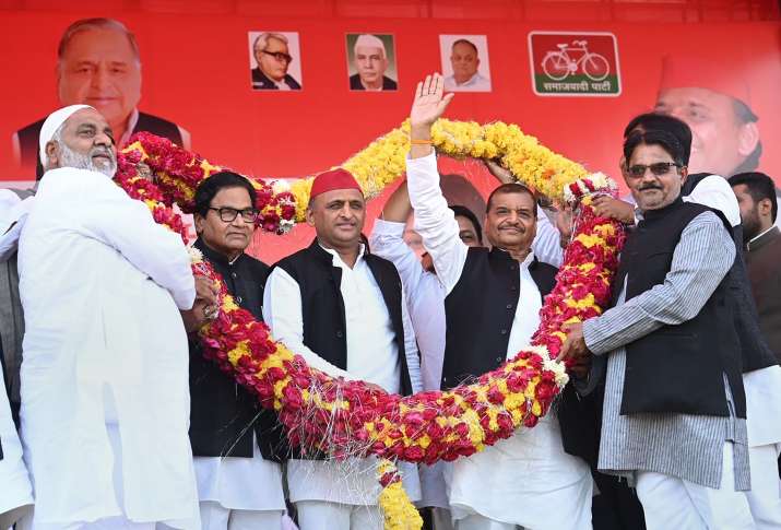 India Tv - Akhilesh Yadav and his uncle Shivpal Yadav buried the hatchet in 2022