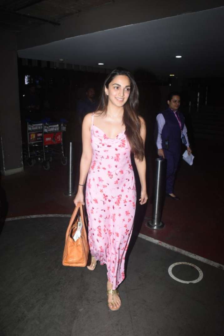 Kiara Advani Or Esha Deol Fans Confused After Actress No Make Up Look