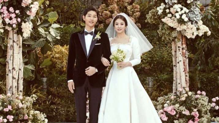 Song Joong-Ki's wedding photos with ex-wife Song Hye-Kyo go viral as he ...