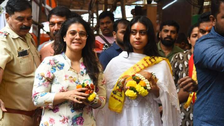 India Tv - Kajol accompanied her daughter Nysa Devgan to Siddhi Vinayak temple