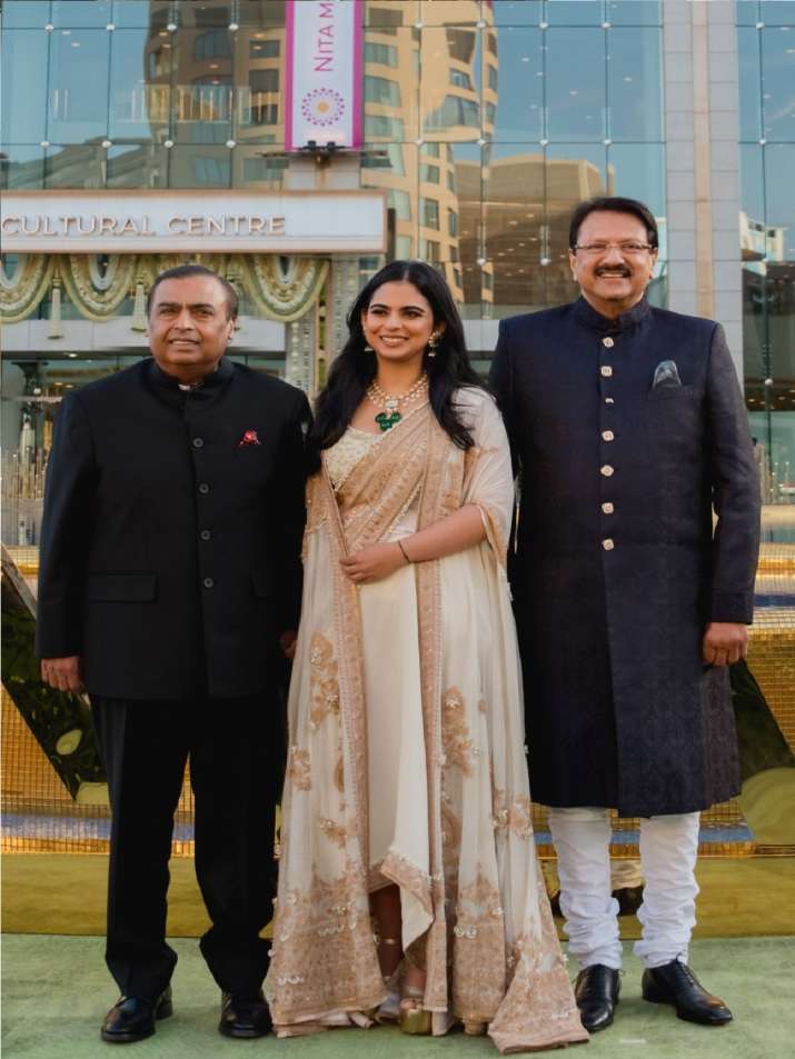 India Tv - Ambani family at the newly launched Nita Mukesh Ambani Cultural Centre