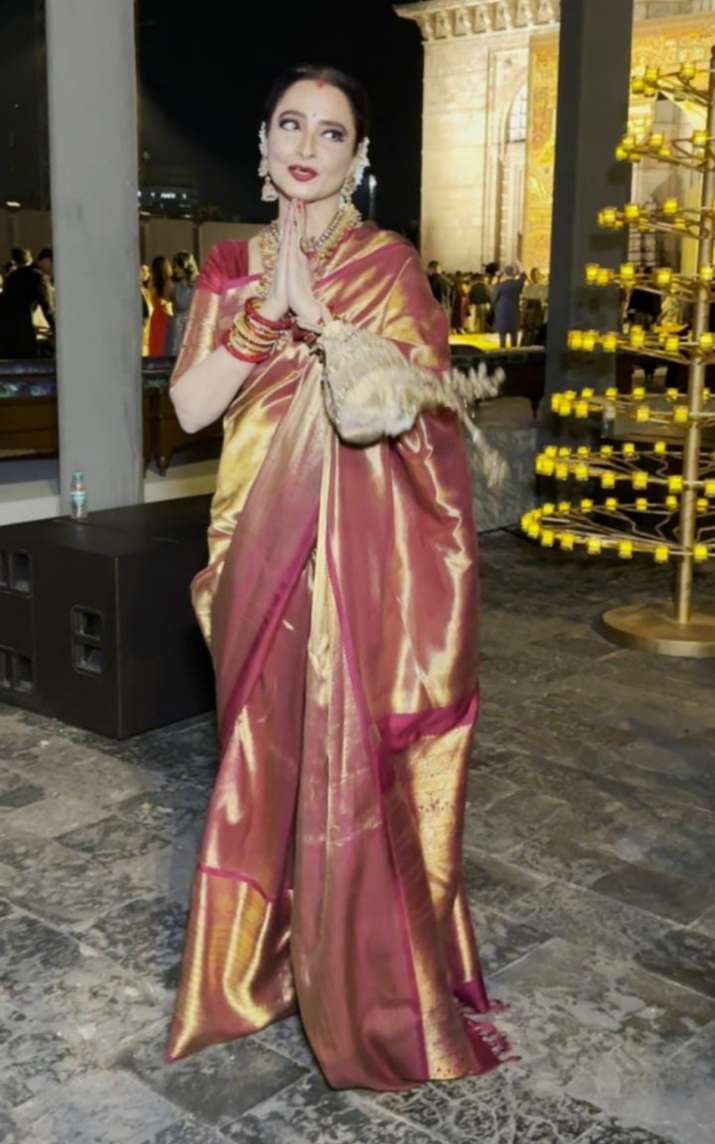 India Tv - Rekha Mumbai Dior fashion show