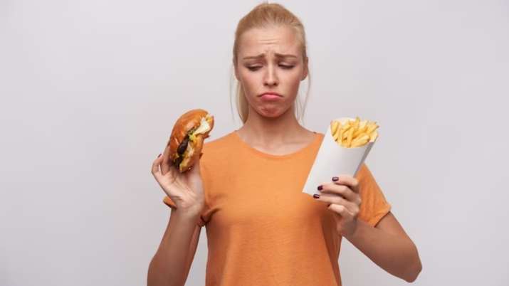 India Tv - Eating fast foods may lead to diabetes