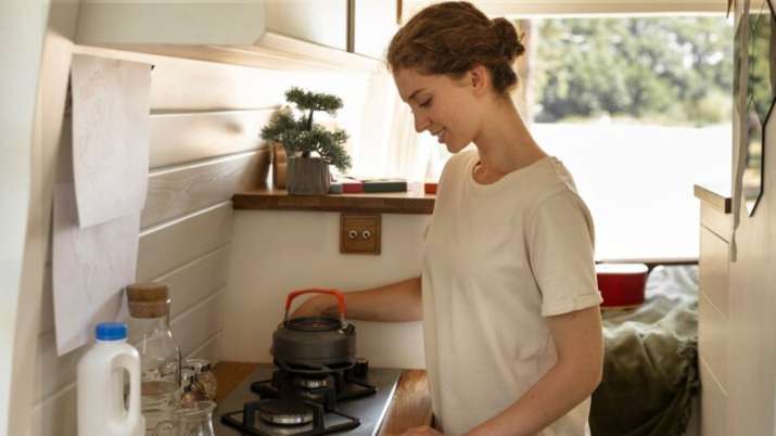 India Tv - Using a lid on your pot speeds up cooking time and stops energy wastage.