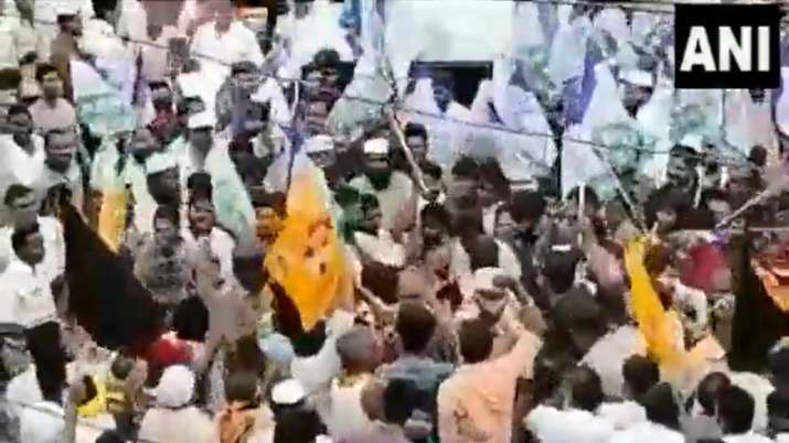 Andhra Pradesh: Police open fire to disperse TDP, YSRCP workers as clash breaks out between rival groups