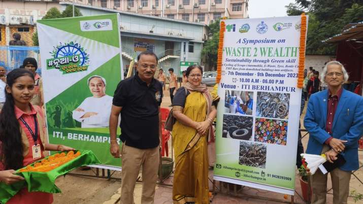 Odisha: ITI Berhampur students display recycled items made from scraps at Waste 2 Wealth symposium