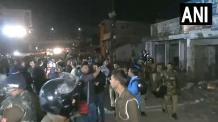 India Tv - Uttar Pradesh, Lucknow, Anti encroachment drive, Stone pelting in Lucknow, Akbar nagar