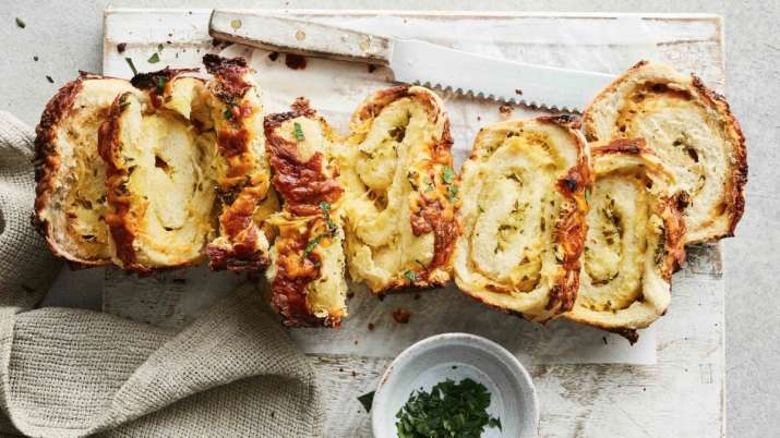 India Tv - Cheesy Garlic Bread