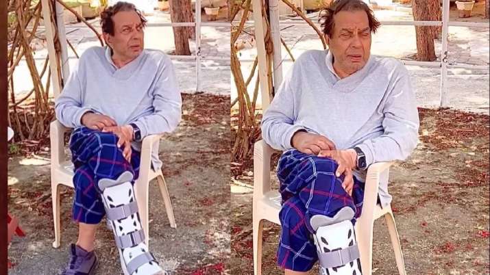 Dharmendra shares video with plaster on his leg, calls himself ‘Zakhmi sher’ | WATCH