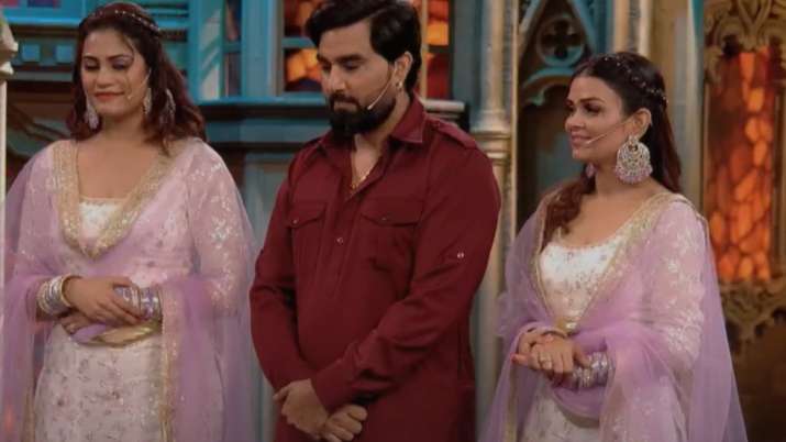 India Tv - Armaan Malik enters BB house with wives Kritika and Payal 