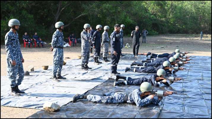 इंडिया टीवी - अग्निपथ योजना अनुभवी वृद्धों और उत्साही युवाओं को साथ लाती है।