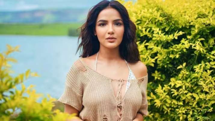 ‘Better now…’ TV actress Jasmin Bhasin shares update after receiving treatment for corneal damage