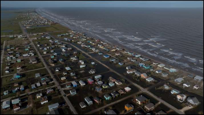 इंडिया टीवी - अमेरिका के टेक्सास में तूफान बेरिल