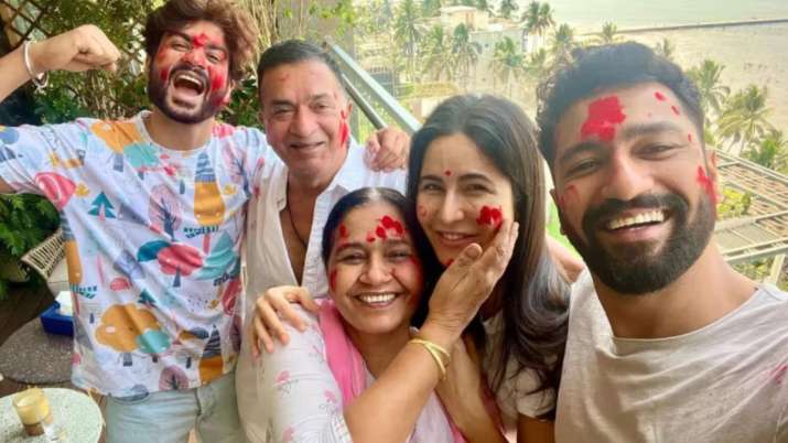 When Vicky Kaushal’s mother delivered hilarious reaction to his ‘most desirable man’ title, check it out