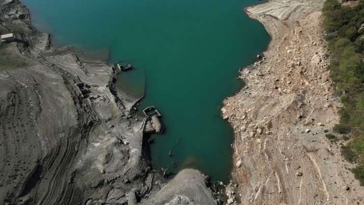 इंडिया टीवी - ड्रोन से लिया गया दृश्य कल्लियो गांव की इमारतों के अवशेषों को दिखाता है, जिन्हें नष्ट करने का इरादा था।