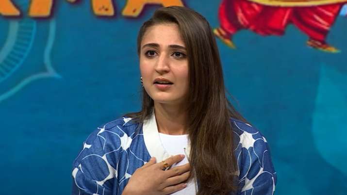 Kahan Shuru Kahan Khatam actress Dhvani Bhanushali speaks on viral moment with Farah Khan | WATCH