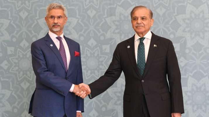 India Tv - EAM S Jaishankar with Pakistan PM Shehbaz Sharif at the SCO Summit in Islamabad