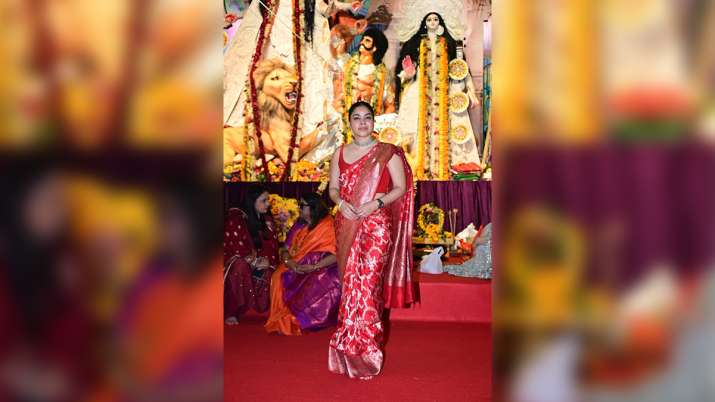 India Tv - Sumona Chakravarti durga puja 2024