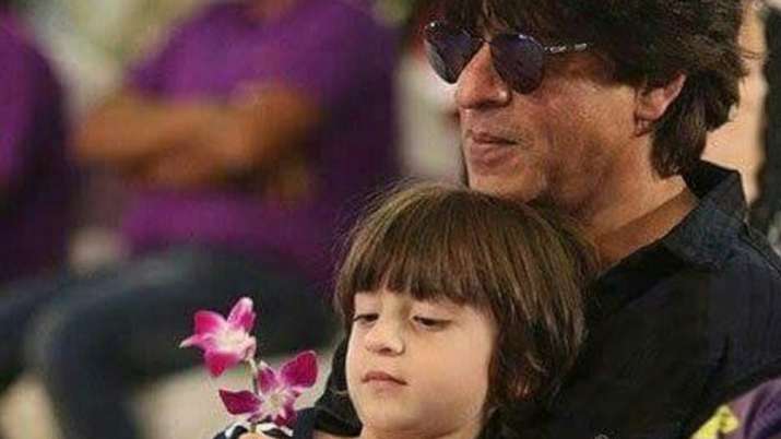 Abram Khan had the cutest reaction to Paps’ ‘Shah Rukh sir ko salam bolna’ | WATCH