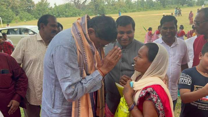 Know about heartwarming story behind tribal woman sending 'Rs 100' to PM Modi