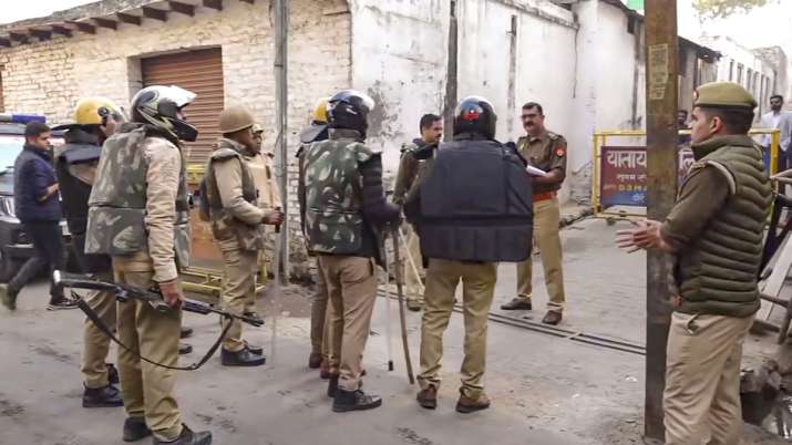 India Tv - Sambhal violence, Samajwadi party leader Mata Prasad Pandey stopped by police in lucknow, SP leader 