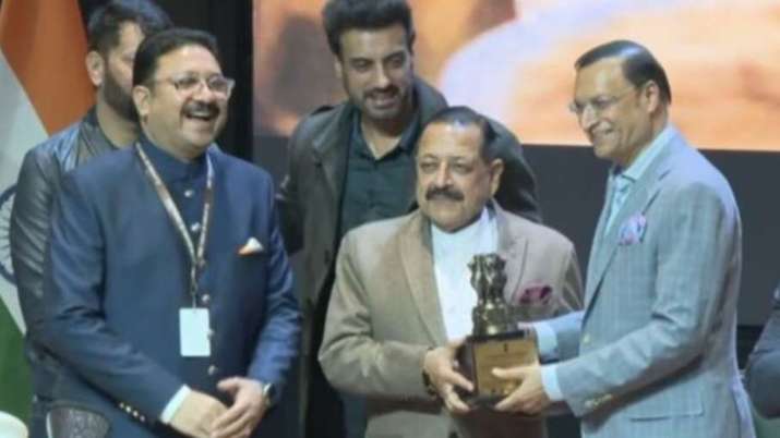 India Tv - Rajat Sharma with Union Minister Jitendra Singh during the 'Flavors of India' event in Delhi. 