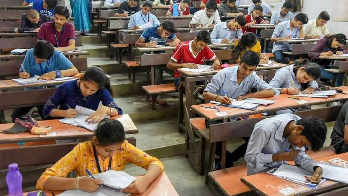 BSEB Bihar Board Matric Exam 2025: Class 10 final exam for Hindi and other  papers underway – India TV