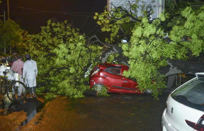 India Tv - heavy rain, thunderstorm hit Delhi-NCR.