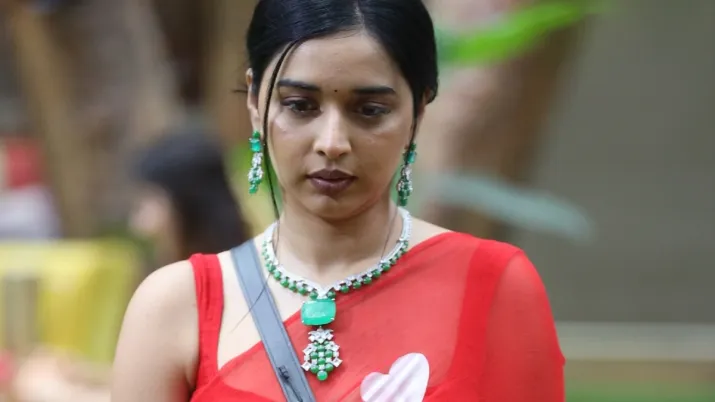 India Tv - Tanya Mittal in red saree
