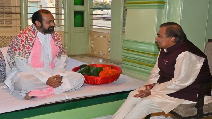 India Tv - Mukesh Ambani launches Rs 50 crore Yatri Evam Varishth Seva Sadan project in Nathdwara, Mukesh Amban