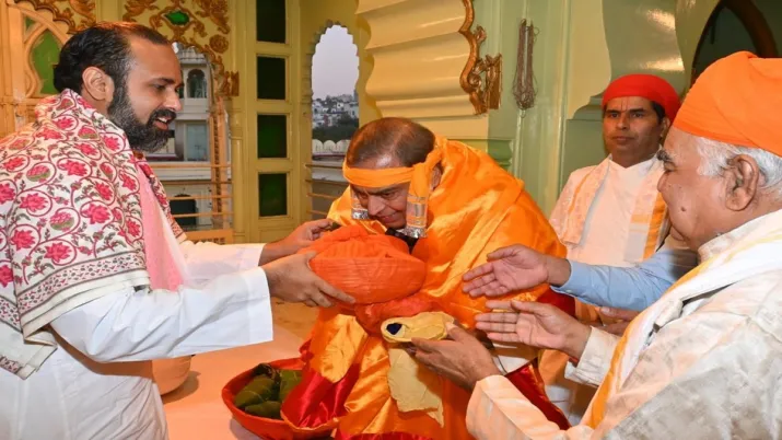 India Tv - Mukesh Ambani launches Rs 50 crore Yatri Evam Varishth Seva Sadan project in Nathdwara, Mukesh Amban