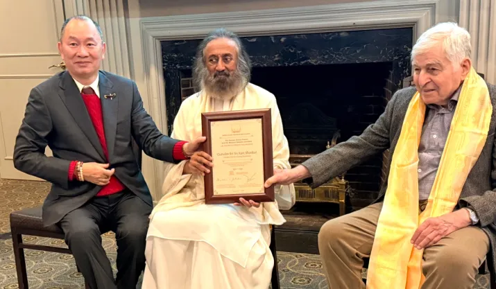 इंडिया टीवी - यह पुरस्कार एक नैतिक और आध्यात्मिक मार्गदर्शक के रूप में उनकी भूमिका पर प्रकाश डालता है, जो प्राचीन ज्ञान को आधुनिक नैतिक नेतृत्व के साथ जोड़ता है। इंडिया टीवी - यह पुरस्कार एक नैतिक और आध्यात्मिक मार्गदर्शक के रूप में उनकी भूमिका पर प्रकाश डालता है, जो प्राचीन ज्ञान को आधुनिक नैतिक नेतृत्व के साथ जोड़ता है।