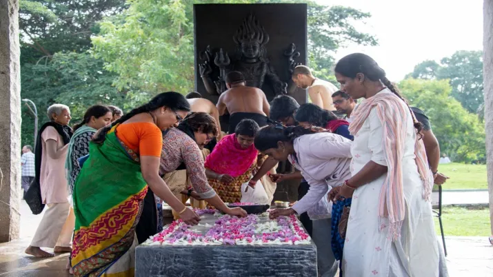 ਇੰਡੀਆ ਟੀਵੀ - ਈਸ਼ਾ ਇਸ ਸਮੇਂ ਤਾਮਿਲਨਾਡੂ ਸਰਕਾਰ ਦੇ ਸਹਿਯੋਗ ਨਾਲ 17 ਗੈਸ ਸ਼ਮਸ਼ਾਨਘਾਟ ਚਲਾਉਂਦੀ ਹੈ। ਇੰਡੀਆ ਟੀਵੀ - ਈਸ਼ਾ ਇਸ ਸਮੇਂ ਤਾਮਿਲਨਾਡੂ ਸਰਕਾਰ ਦੇ ਸਹਿਯੋਗ ਨਾਲ 17 ਗੈਸ ਸ਼ਮਸ਼ਾਨਘਾਟ ਚਲਾਉਂਦੀ ਹੈ।