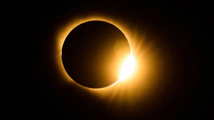 India Tv - total solar eclipse