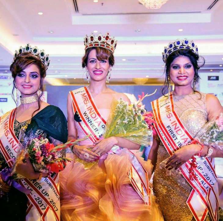 Rashmi Uppal bags 2nd runner up in Mrs India Queen of Substance 2017 ...