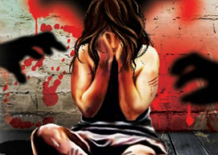 715px x 508px - Andhra shocker: Drunk man attempts to rape woman on footpath in broad  daylight in Vizag, no passerby comes to rescue | India News â€“ India TV