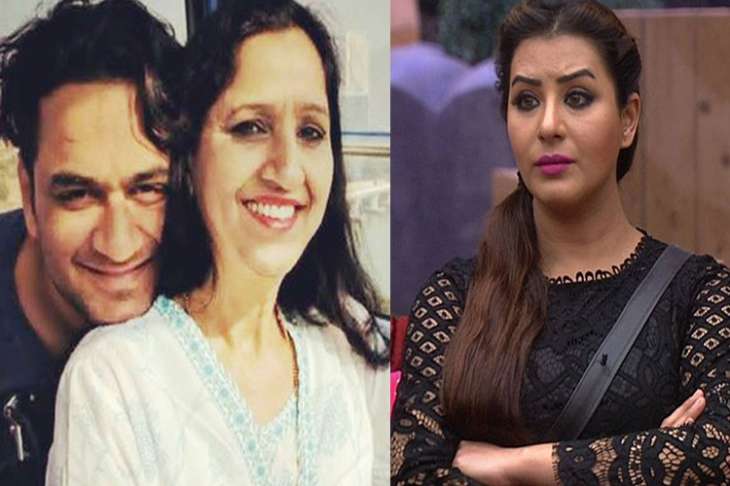 Bigg Boss 11 Shilpa Shinde Tries To Ignore Vikas Gupta Masterminds Mother Scrutinises Her 