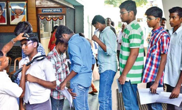 NEET Medical Entrance Test on Sunday: Avoid dress embarrassments, check exam  day rules; see all details here | Higher News – India TV