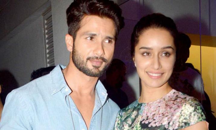 Batti Gul Meter Chalu: Shahid Kapoor shares adorable 'Tongue n cheek'  picture with co-star Shraddha Kapoor | Bollywood News – India TV