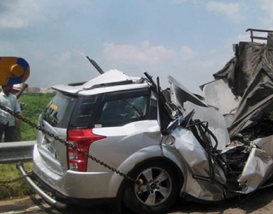 Uttar Pradesh 5 People Killed In Head On Collision Between Car Truck In Agra India News