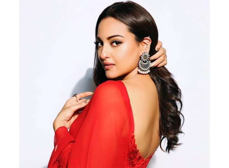 Not Salman Khan Sonakshi Sinha Is Excited To Work In Dabangg 3 For This Reason Celebrities