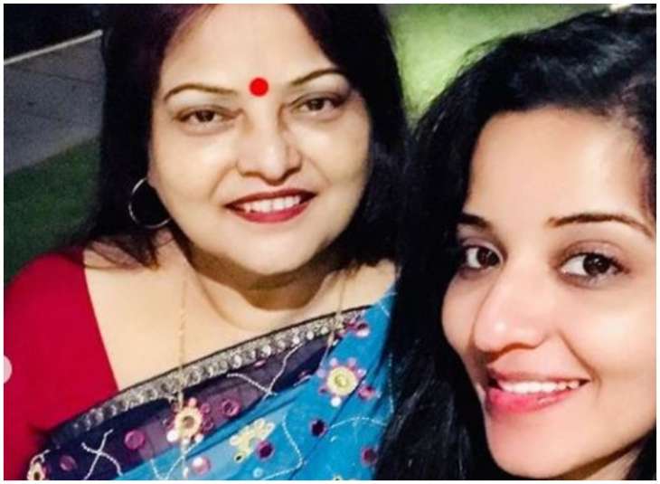 Monalisa Bhojpuri Hiroin Fucked In - Bhojpuri actress Monalisa has most adorable birthday wish for her mother  (In Pics) | Bhojpuri News â€“ India TV