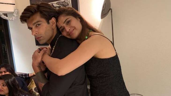 Karan Singh Grover, Bipasha Basu pen birthday messages for Arti Singh | Tv News – India TV Karan Singh Grover, Bipasha Basu pen birthday messages for Arti Singh | Tv News – India TV
